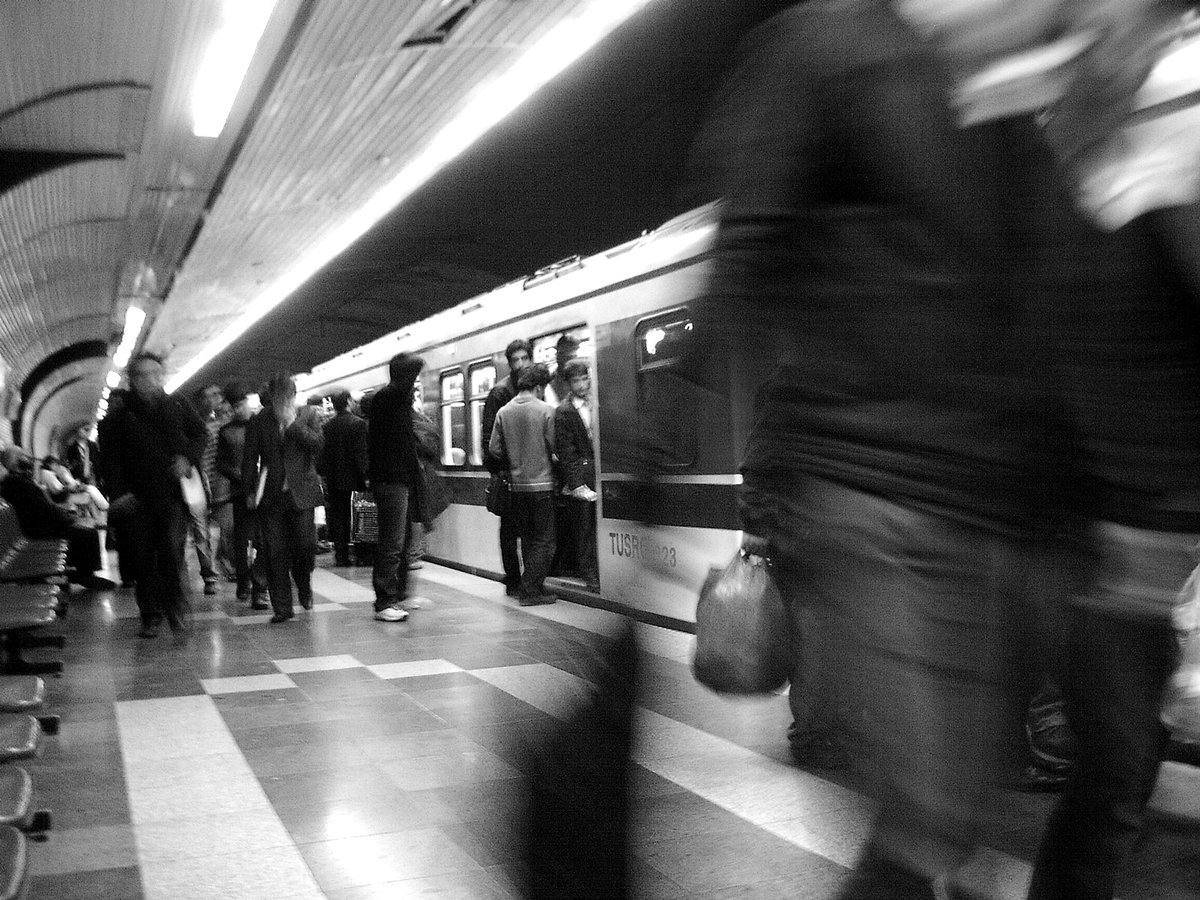 Passing, Theran, Subway Station